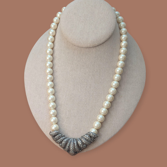 Vintage Art Deco Style Avon Necklace - Picture 7 of 8